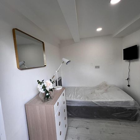 Lovely Ensuite Room In Corby Rockingham Exterior foto