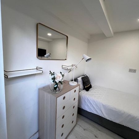 Lovely Ensuite Room In Corby Rockingham Exterior foto