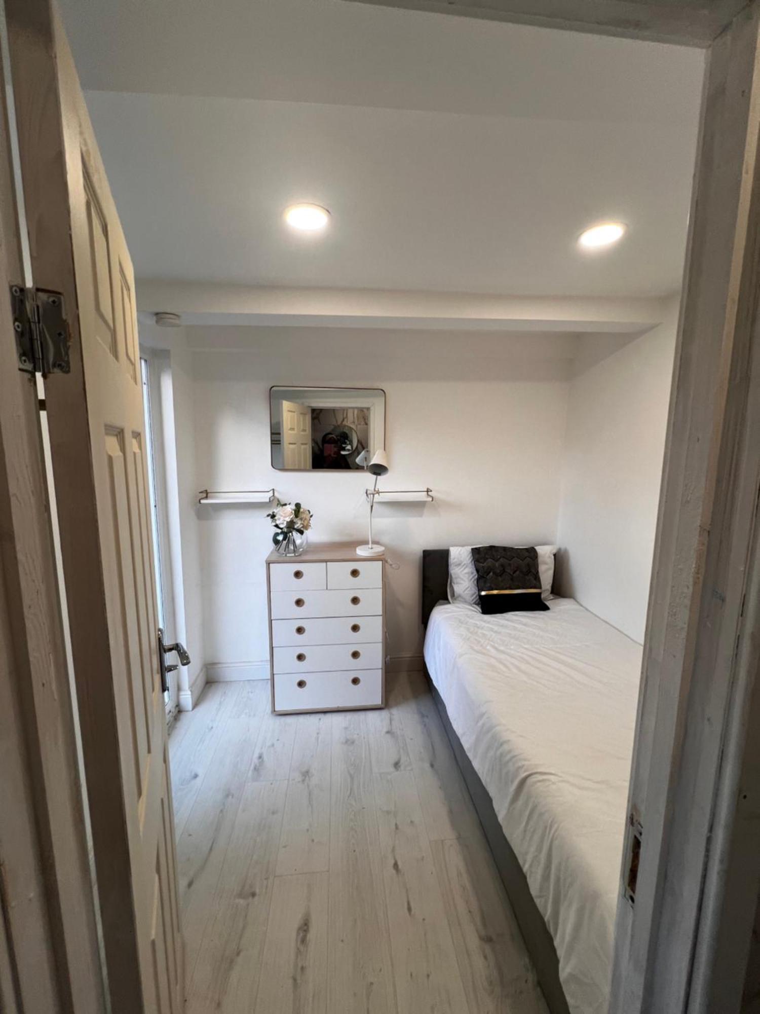 Lovely Ensuite Room In Corby Rockingham Exterior foto