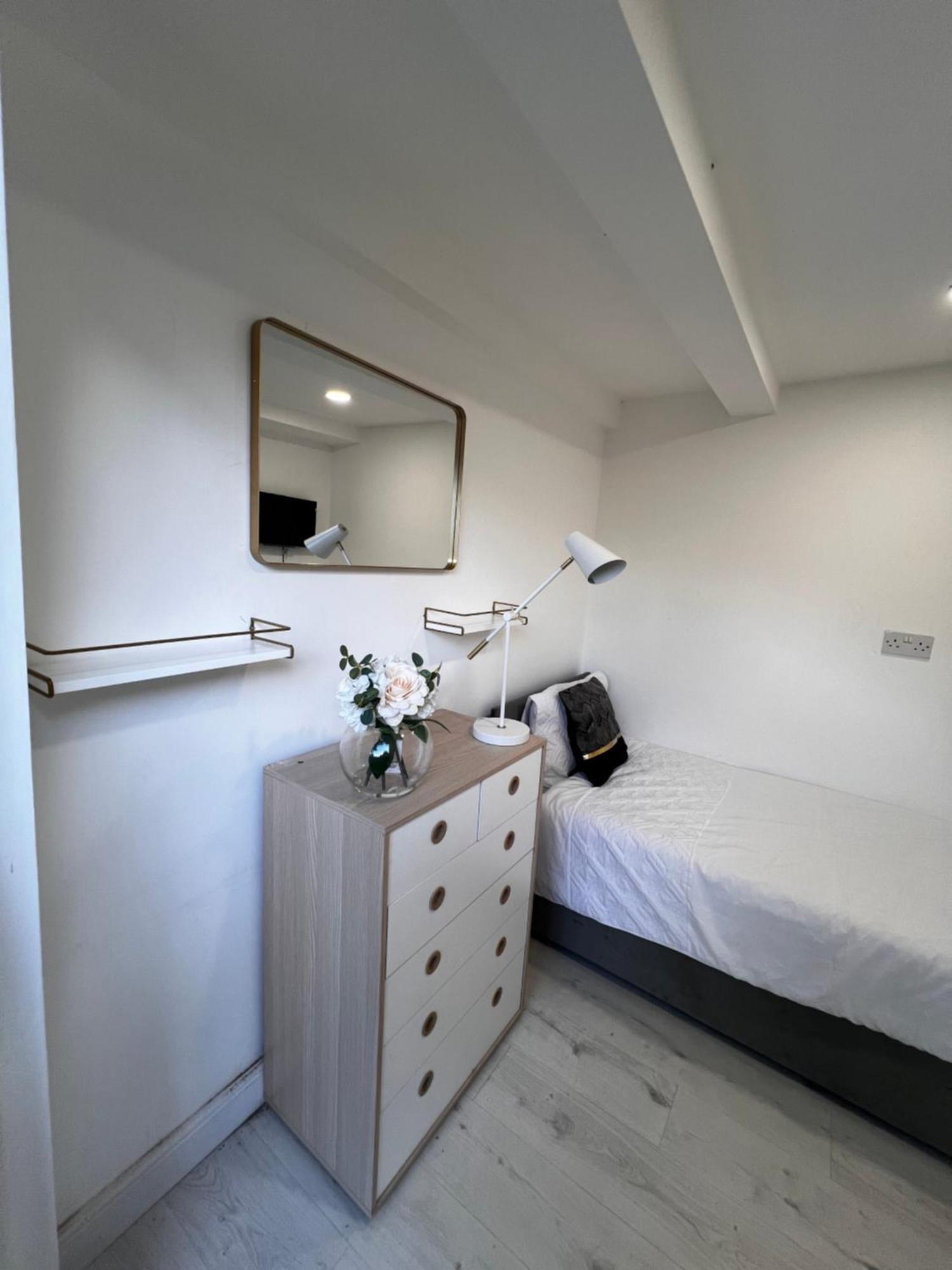 Lovely Ensuite Room In Corby Rockingham Exterior foto