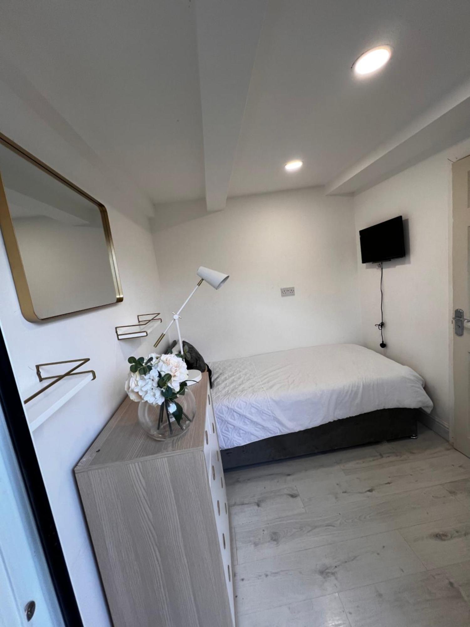 Lovely Ensuite Room In Corby Rockingham Exterior foto
